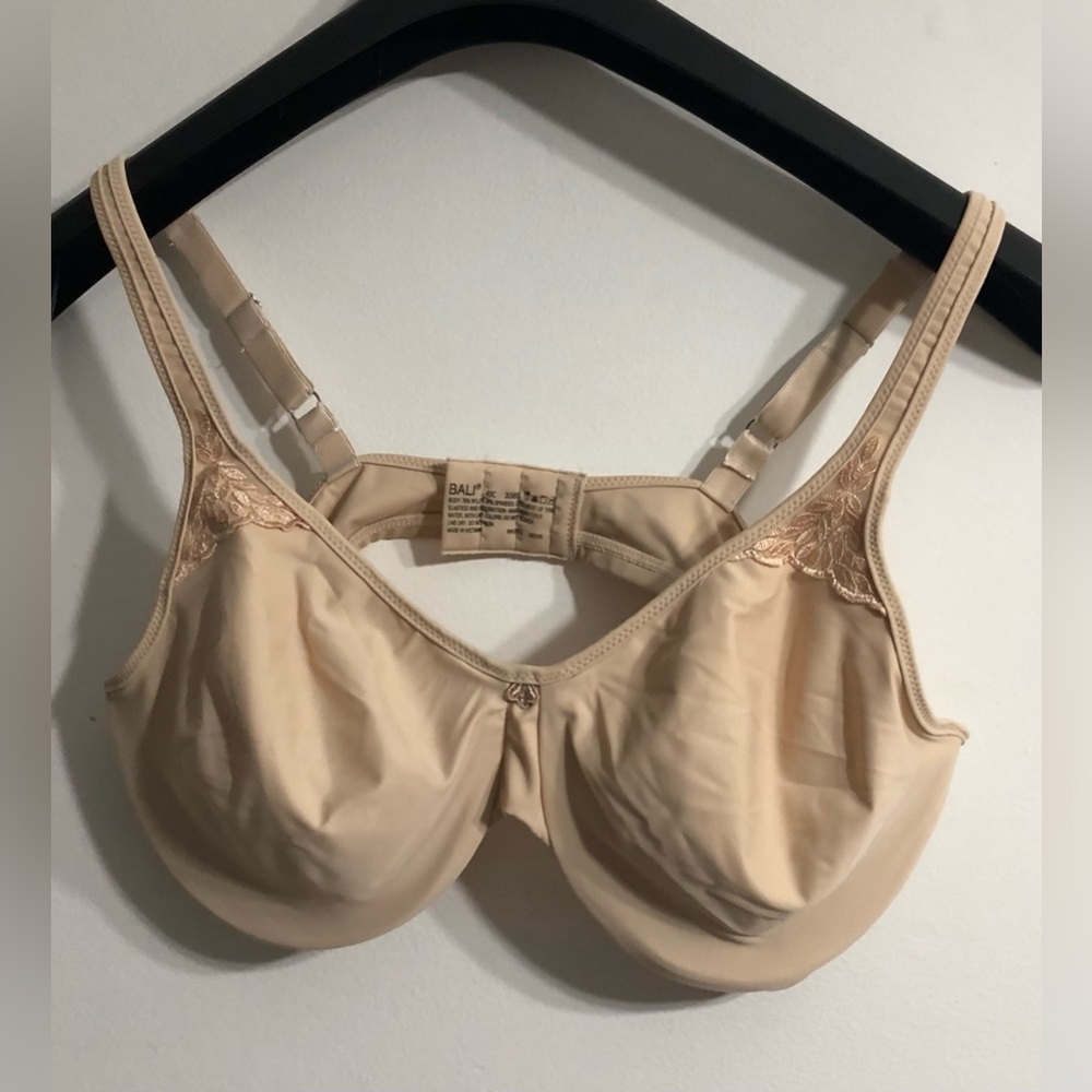 Bali women’s Bra wired soft smooth adjustable straps beige. 42C